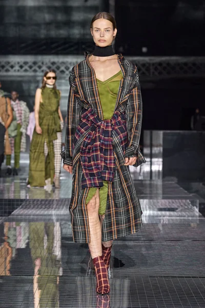 Look 75